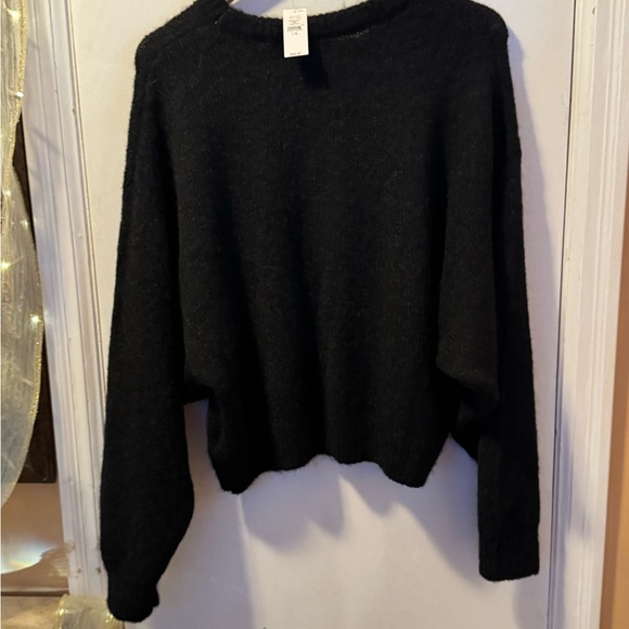 GAP Women's Charcoal Crew Neck Sweater - Picture 2 of 8